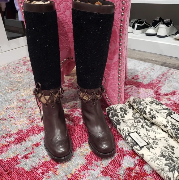 Chanel Limited Edition Runway Boots - Picture 3 of 13